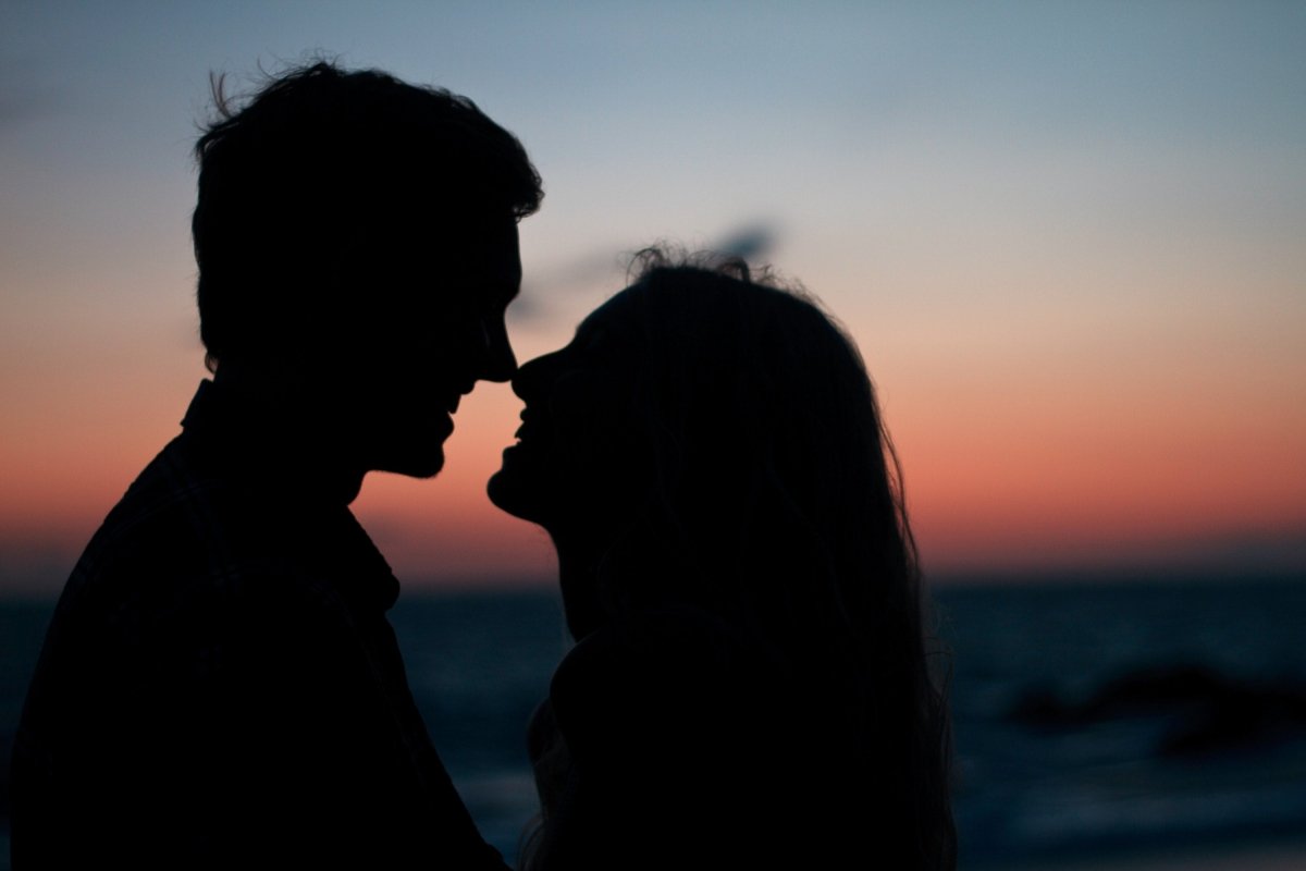 23 Tips for Long Distance Relationships - CoupleGifts.com