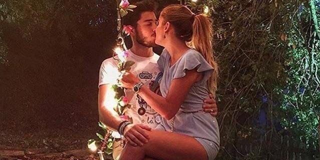 6 Romantic Anniversary Ideas - CoupleGifts.com
