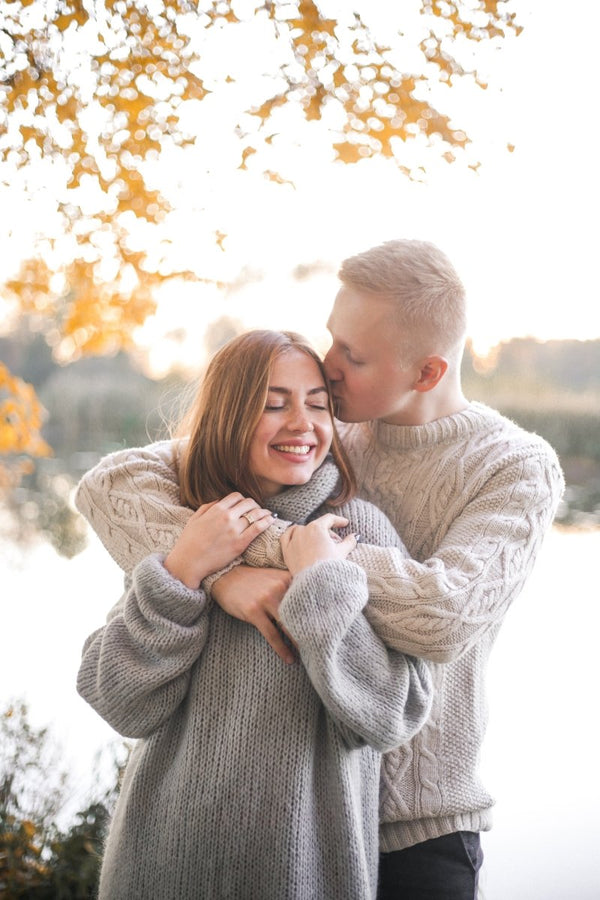 9 Green Flags in a Relationship: How to Know When You've Found the Right Person - CoupleGifts.com