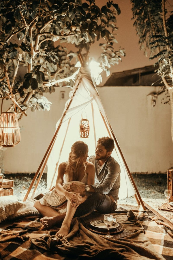 9 Things to Make Your Couple Night Unforgettable - CoupleGifts.com