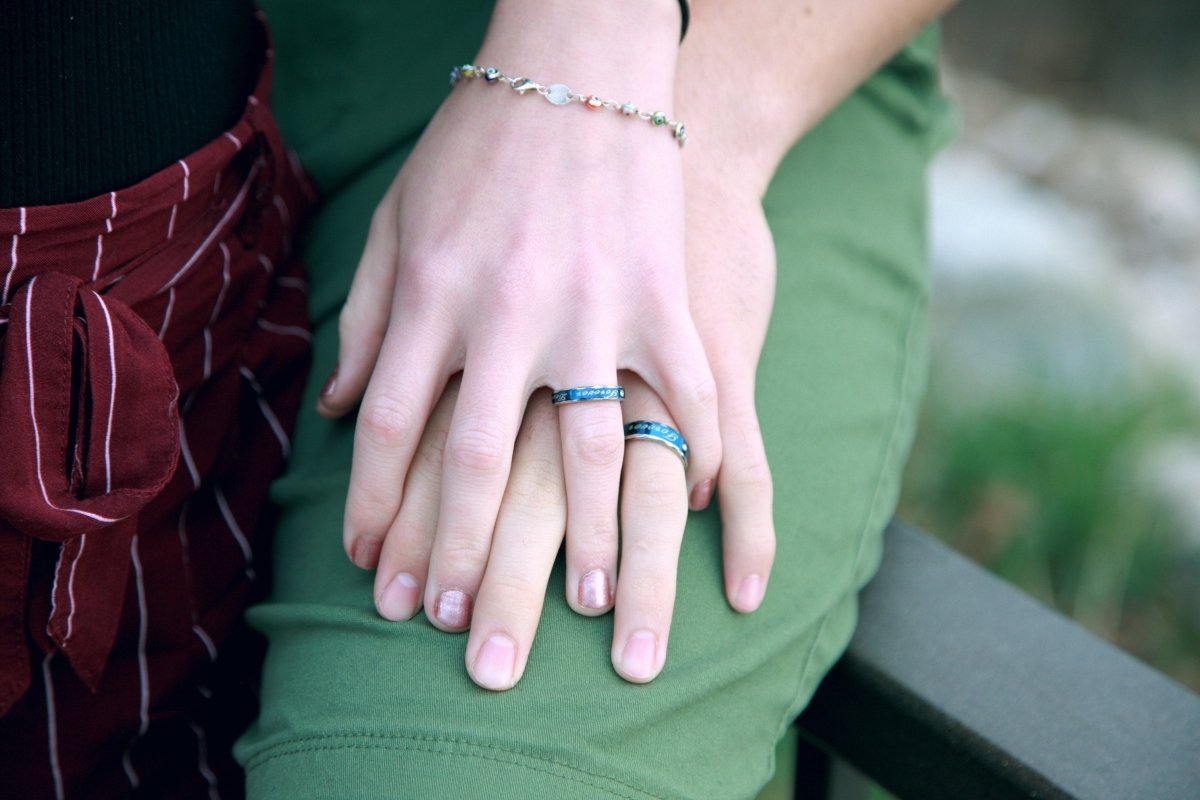 Promise Rings vs Engagement Rings: What's the Difference? - CoupleGifts.com